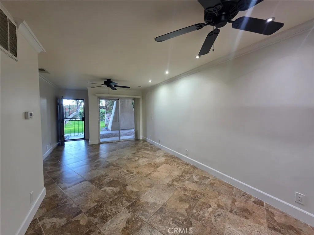 420 N Villa Court 103, Palm Springs, California 92262 home-pic-11